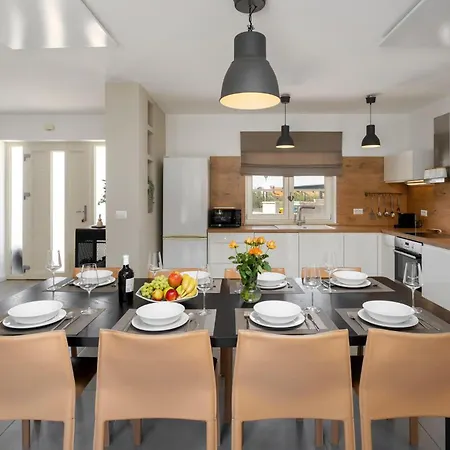 Gemini بيت للعطل